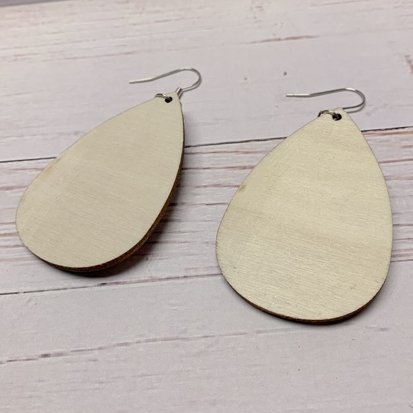 Southwestern Style Mixed Media Drop Earrings - Picture 6 of 8